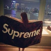 supreme头像女生